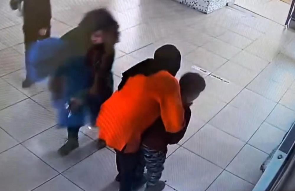 Öğretmenden öğrenciye hayat kurtaran hamle Öğretmenden öğrenciye hayat kurtaran hamle