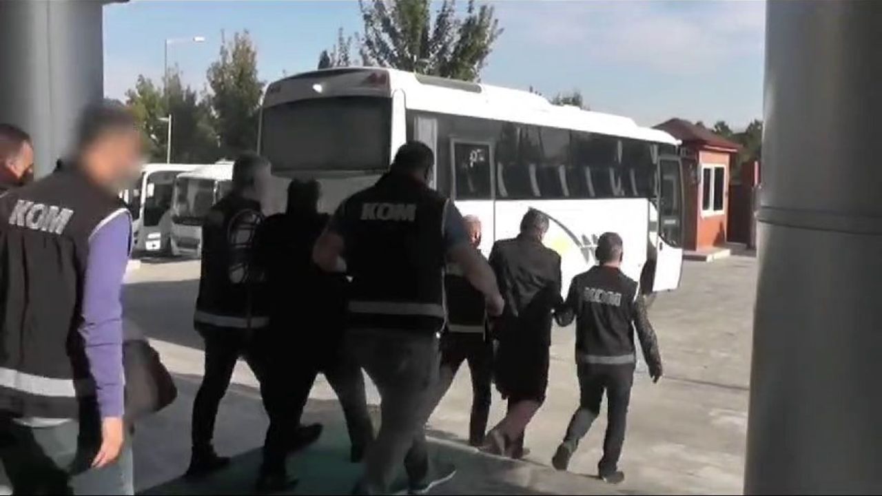 FETÖ operasyonunda 10 kişi tutuklandı  