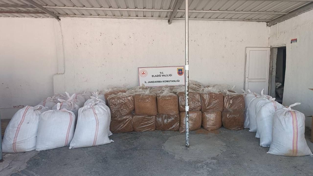 Elazığ'da durdurulan araçtan 1,5 ton bandrolsüz tütün çıktı