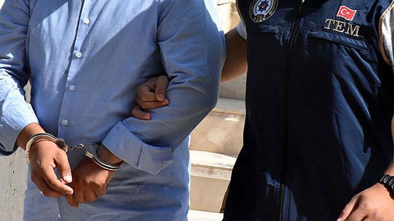 Mersin'de terör örgütlerine şafak baskını: 4 gözaltı