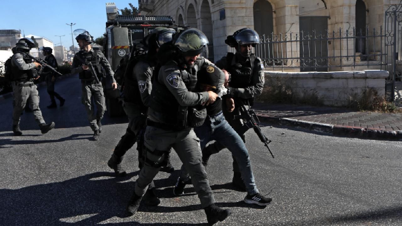 İsrail güçleri, Batı Şeria ve Doğu Kudüs'te 47 Filistinliyi gözaltına aldı