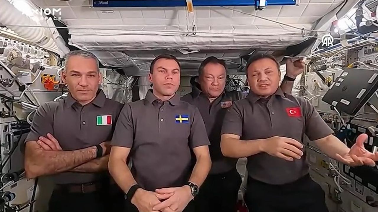 Gezeravcı Uzay İstasyonu'ndan ayrıldı: Dünya'ya dönüş başladı