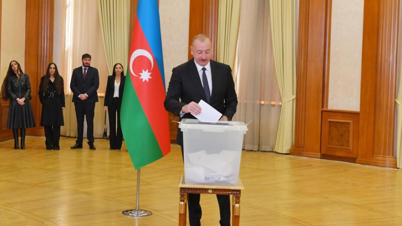 Aliyev oyunu işgalden kurtarılan 'Hankendi'de kullandı