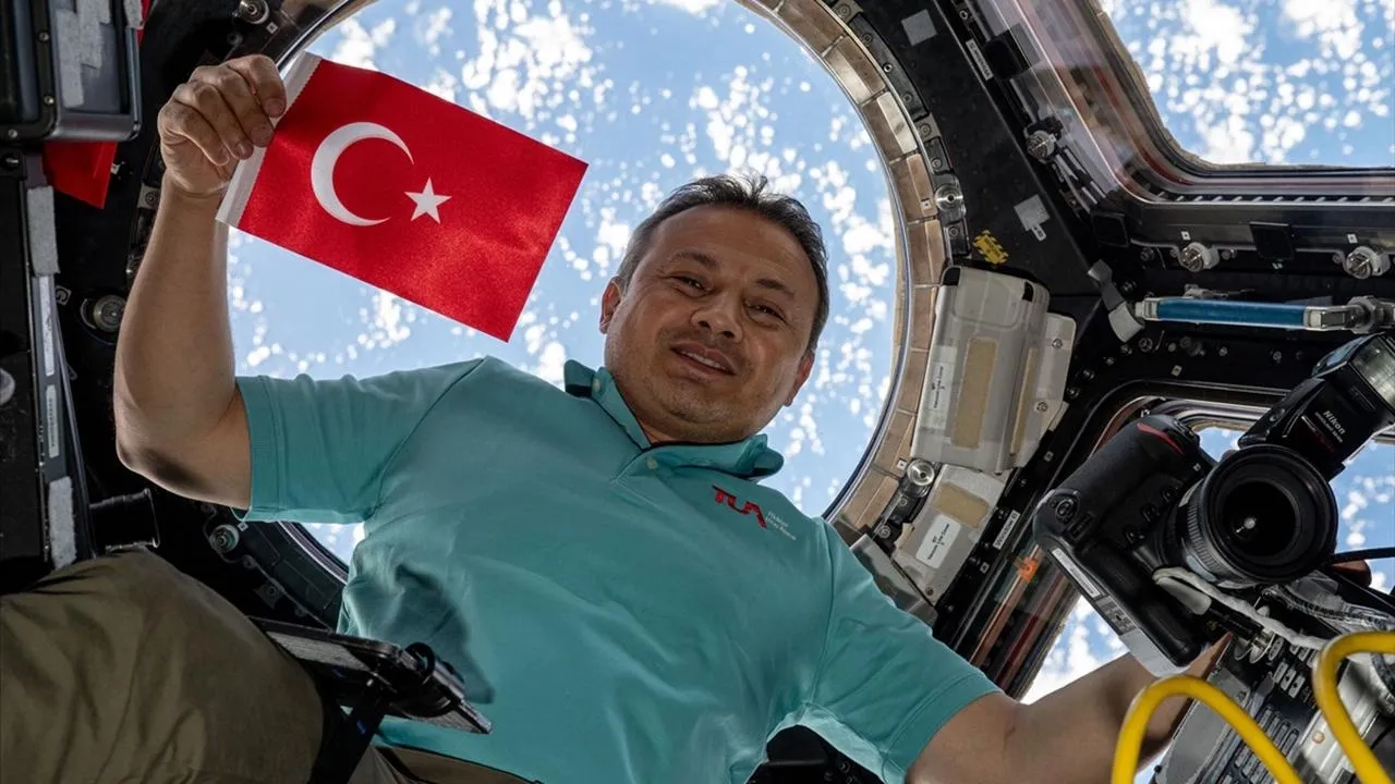 Astronot Alper Gezeravcı'nın Dünya'ya dönüşü için geri sayım