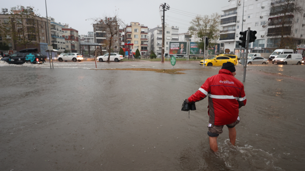 Selin vurduğu Antalya’da 989 vatandaş tahliye edildi