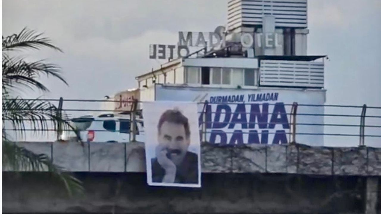 DEM Parti'den büyük alçaklık: Adana'da teröristbaşı Öcalan'ın posterini astılar
