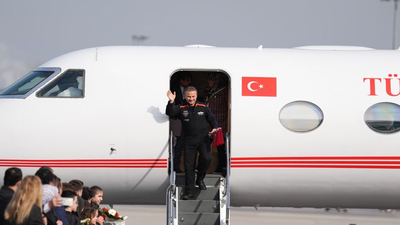 Gezeravcı Ankara'ya döndü