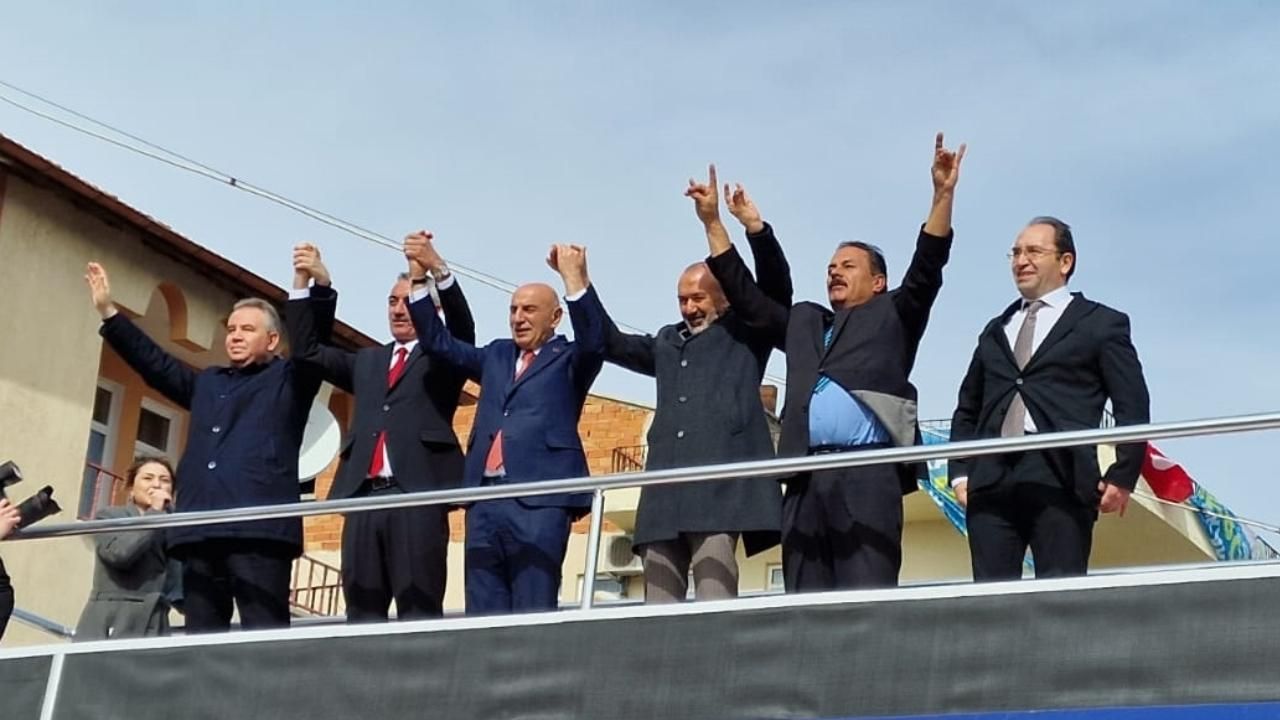 Turgut Altınok, Seçim Koordinasyon Merkezi'nin açılışını yaptı