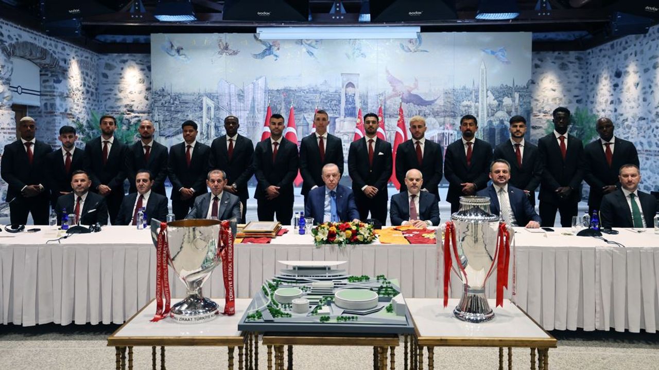 Cumhurbaşkanı Erdoğan Galatasaray’ı kabul etti