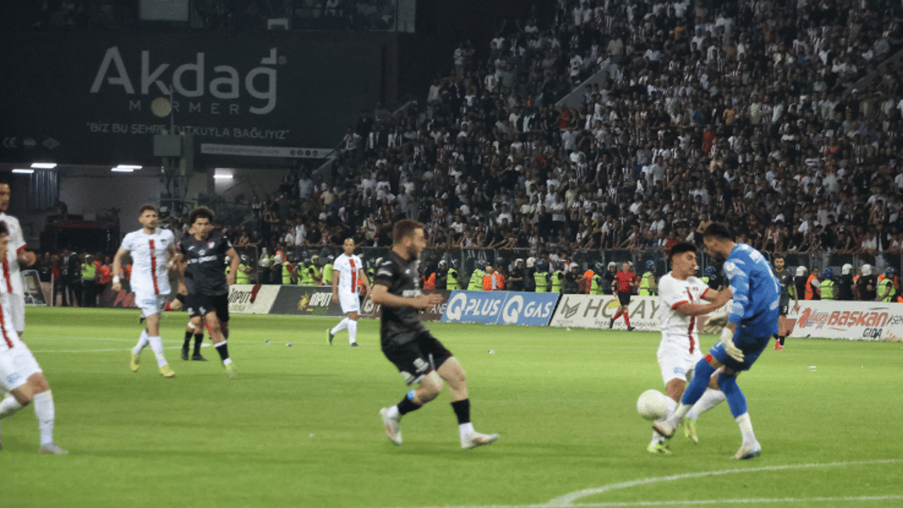Hakem yaralandı! Elazığ'da maç tatil edildi