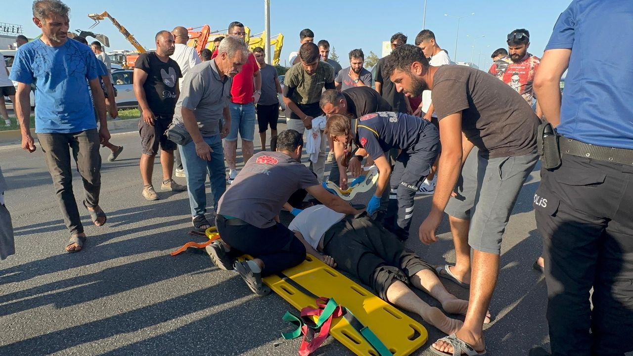 Yolda çekim yaparken camdan düştü o anlar kameraya yansıdı