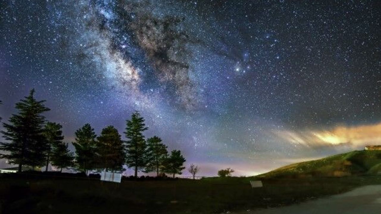 Perseid meteor yağmuru gökyüzünü şenlendirdi