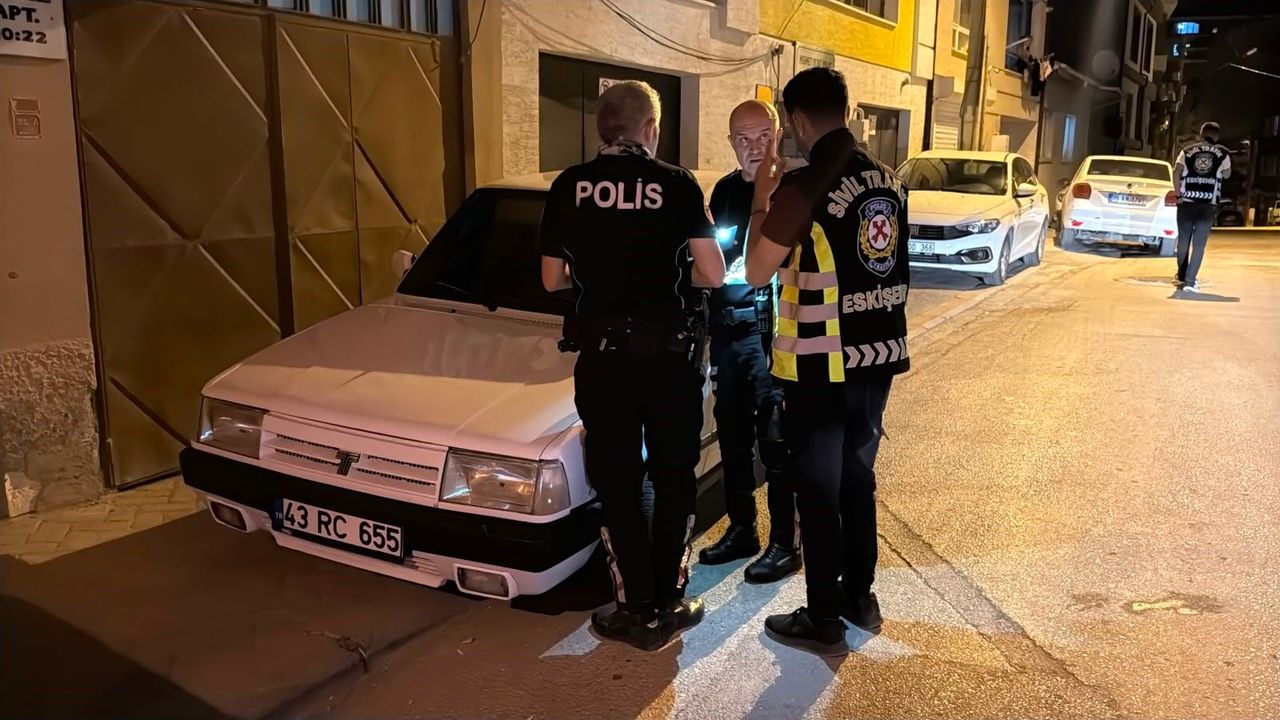 Drift sonrası polisten yaya kaçan ehliyetsiz sürücüye 690 bin TL ceza kesildi
