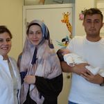 Organları dışarıda doğan bebek, Samsun'da hayata tutundu