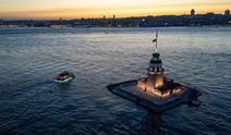 İstanbul Boğazı'nın incisi Kız Kulesi, havadan görüntülendi