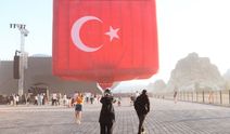 Kapadokya semalarında figürlü balonlarla görsel şölen sunuldu