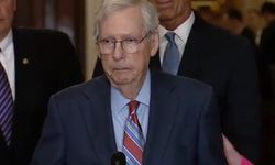 ABD'li Senatör dondu kaldı: 20 saniye boyunca konuşmadı