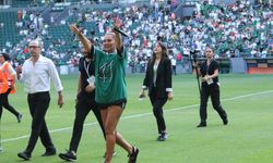   Akalın, Kocaelispor için konser verdi