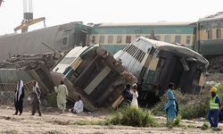 Pakistan'da tren kazası: Çok sayıda ölü ve yaralı var