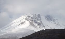 Erciyes beyaza büründü: Kar kalınlığı 30 santimetreye ulaştı