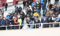  Tribünde yumruklar konuştu