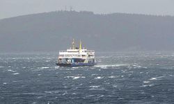 Çanakkale'de feribot seferlerine fırtına engeli