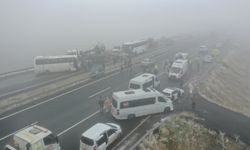 Ağrı'da zincirleme kaza: 19 kişi yaralandı