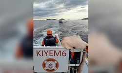 Bodrum açıklarında sürüklenen teknedeki 1 kişi kurtarıldı