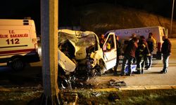 Denizli'de refüje çarpan kamyonetin sürücüsü hayatını kaybetti
