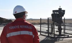 Türkiye'den petrol hamlesi: 43 şirket arayışa geçti 195 kuyu açıldı