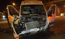 Bilecik'te ambulans ile işçi servisi çarpıştı: 8 yaralı