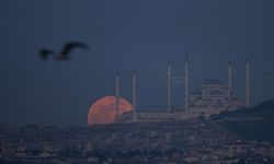 İstanbul'da dolunay manzarası mest etti