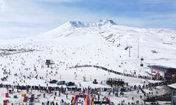 Erciyes Kayak Merkezi hafta sonu 125 bin turist ağırladı