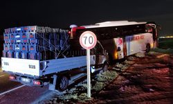 Zincirleme kazaya otomobil, kamyonet ve otobüs karıştı: 2 ölü, 2 yaralı