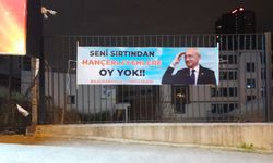 “Sırtından hançerleyenlere oy yok”: Kemal Kılıçdaroğlu gönüllülerinden seçim öncesi dikkat çeken pankart!