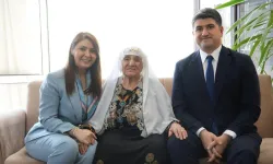 CHP’li Başkan Adıgüzel'den eşine kıyak! Belediyeye başkan yardımcısı yaptı