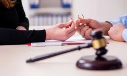 AYM’den boşanma kararı: ‘Boşanma reddi sonrası 3 yıl bekleme’ kuralı iptal edildi