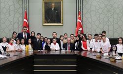 Cumhurbaşkanı Erdoğan Cumhurbaşkanlığı Külliyesi'nde çocukları kabul etti