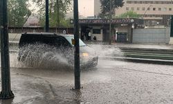 Gaziantep’te sel felaketi: Yollar göle döndü, vatandaşlar zor anlar yaşadı