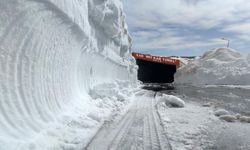 Doğu’da nisan ayında 5 metre karla mücadele
