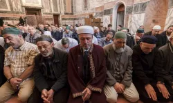 İstanbul'da ibadete açılan Kariye Camii'nde ilk cuma namazı