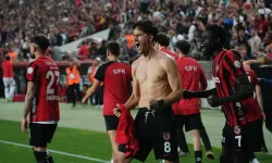 Süper Lig'de kümede kalma savaşı! 5 takım tehlike hattında