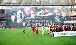 Beşiktaş tribünlerinden '19 Mayıs' pankartı