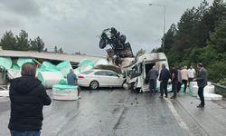 Adana'da 7 araç birbirine girdi: 6 yaralı