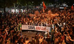 Ayasofya'dan Eminönü'ne Filistin için meşaleli yürüyüş