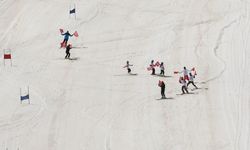 Mayısın ortasında kayak yarışması düzenlendi