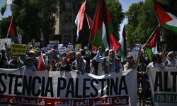 İspanya'da binlerce kişi Filistin için yürüdü