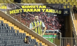 Fenerbahçe taraftarından Mert Hakan Yandaş'a özel pankart