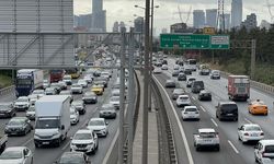 İstanbul'da bayram tatilinde otoyollarda trafik yoğun