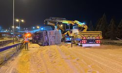 Tonlarca buğday yola savruldu